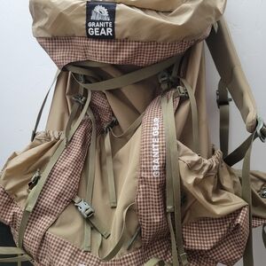 Like New GRANITE gear Backpack